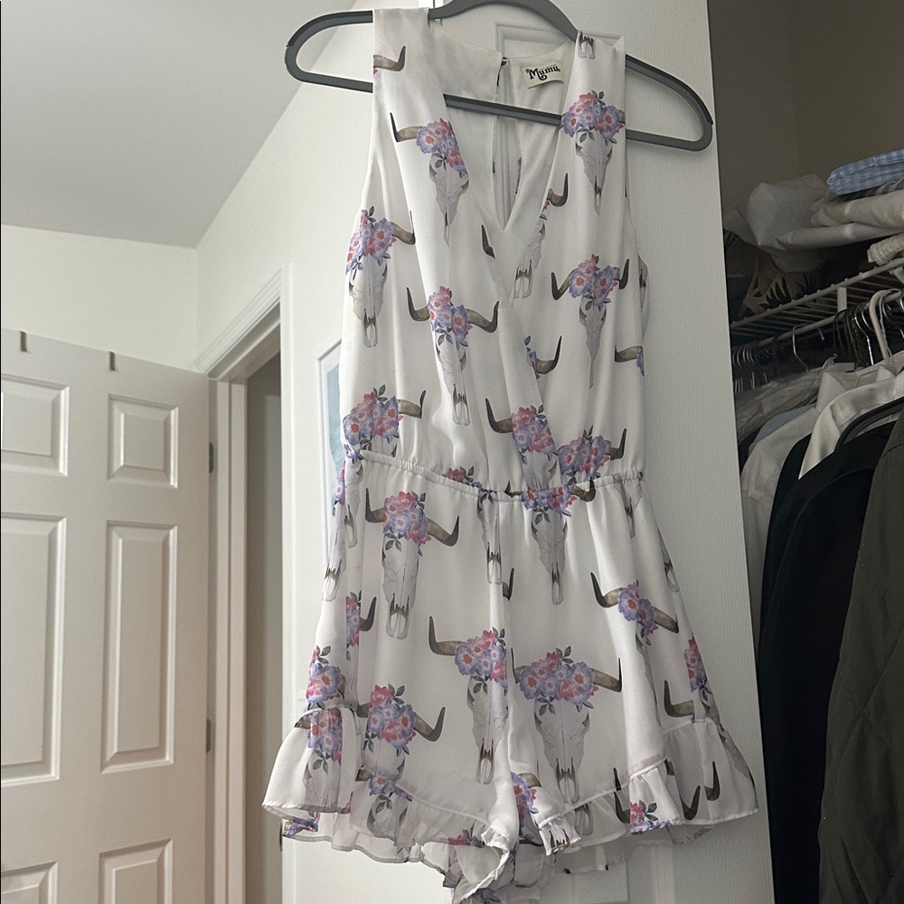 Show me your mumu romper size Small good condition